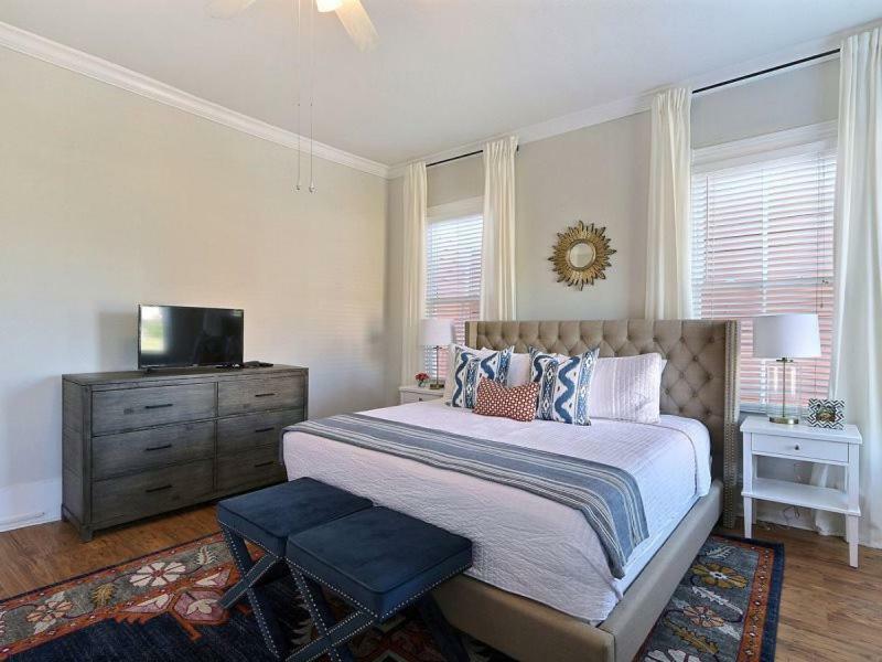 Apartment Gallery - Parkside Manor *