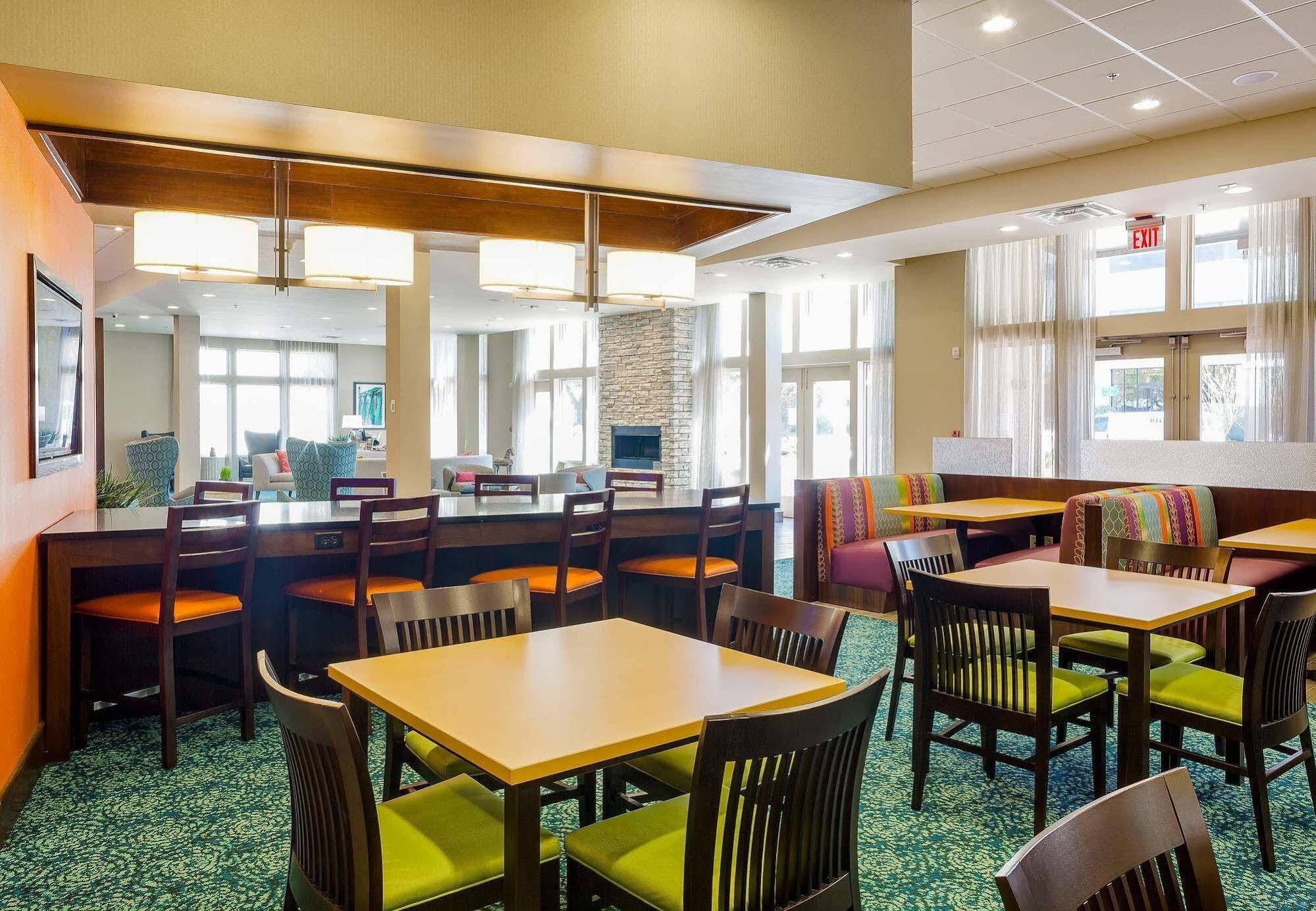 Fairfield & By Marriott Downtown Historic District 3* Savannah