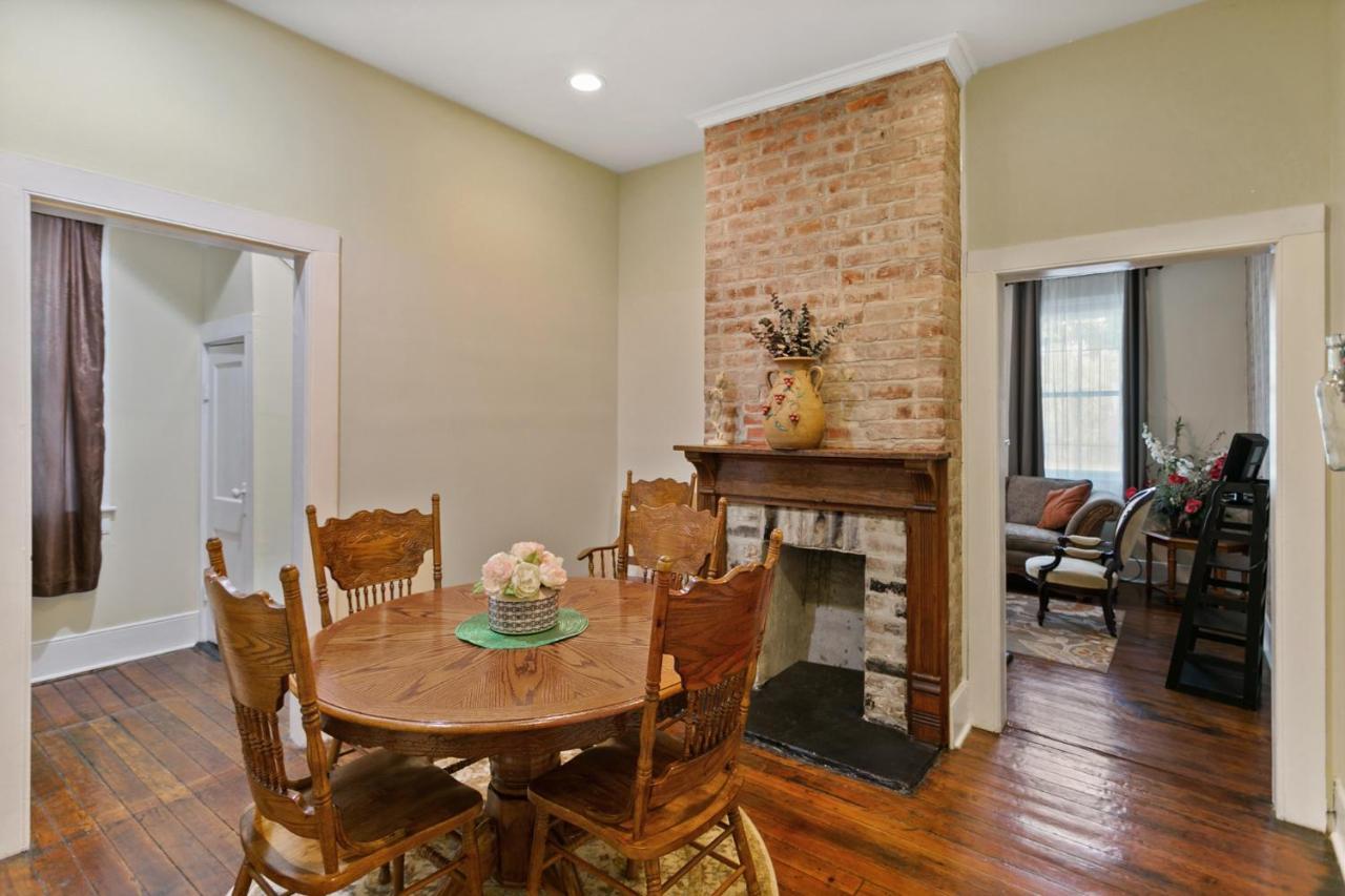 Magic 3-bedroom Townhouse On Forsyth Holiday home *