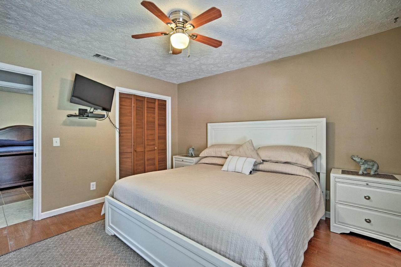 Updated With Yard - Near River Street! Savannah
