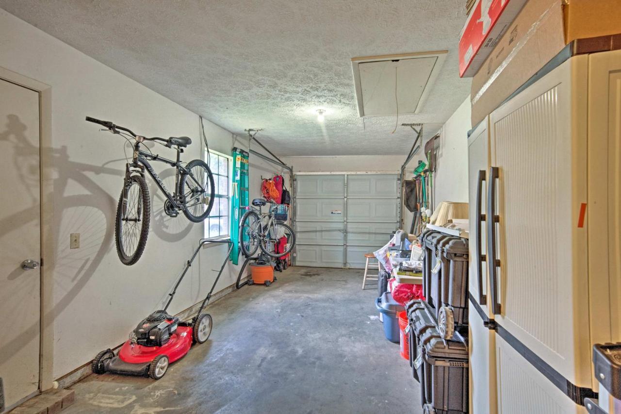 Holiday home Updated With Yard - Near River Street! Savannah