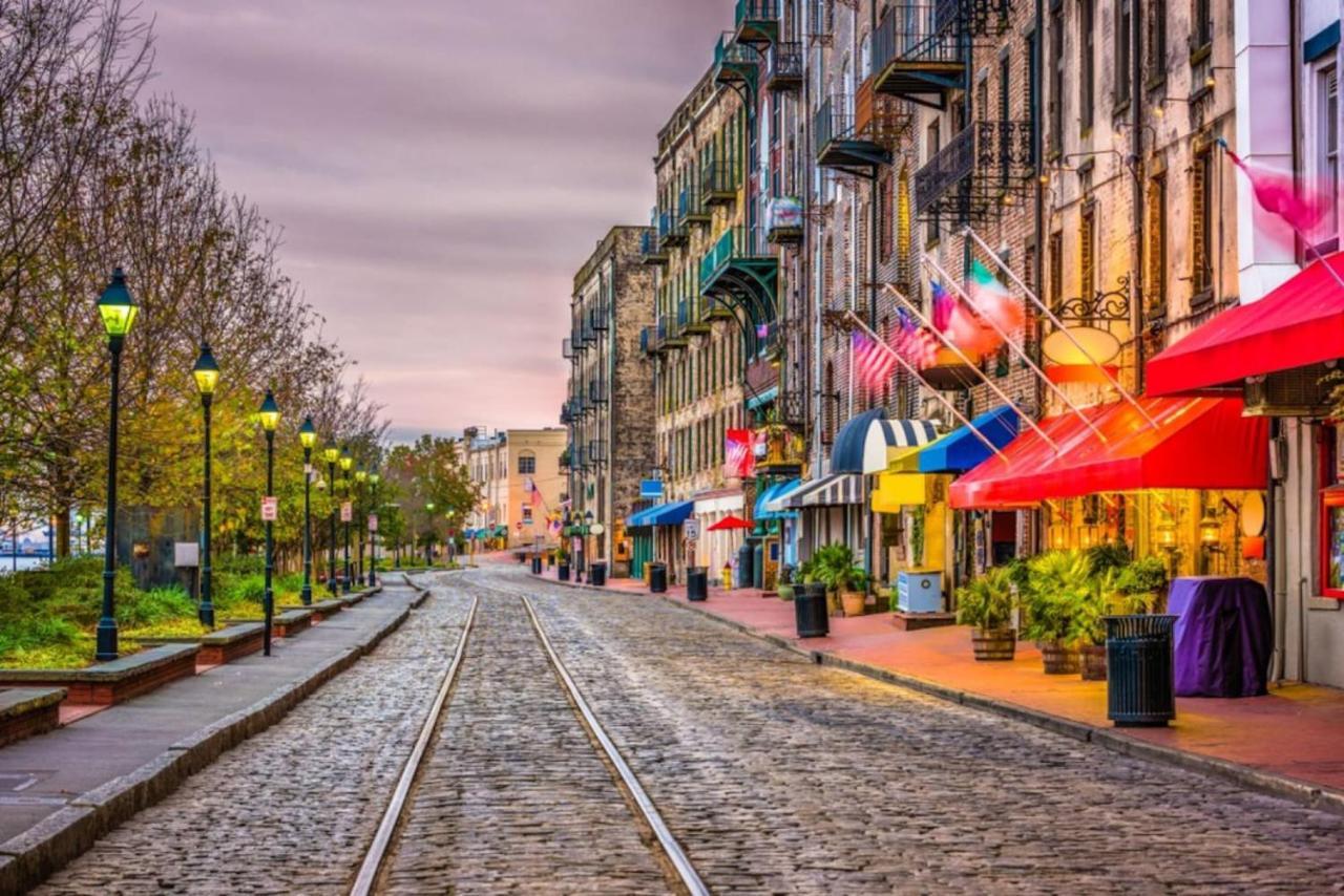 Modern 4 Bed Brownstone In Historic Downtown * Savannah