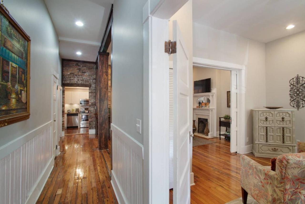 Modern 4 Bed Brownstone In Historic Downtown Bed & Breakfast *