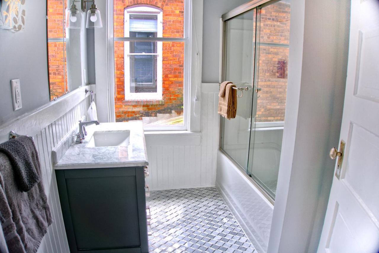 4 Bedroom Beauty In Historic Building Savannah