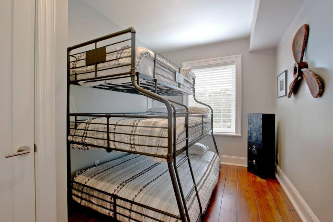 Newly Renovated 4 Bed 3 Bath And 2 Parking Spots