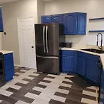 New! Wanna Savannah House, Modern, Great Location!