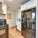 Savannah Home Close To Bike Trails And Beaches!
