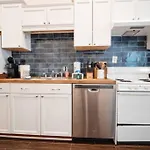 2Br Chic Duplex - Firepit - Perfect For Travel