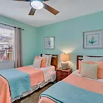 Picturesque Bungalow In Savannah