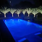 Spacious Retreat With Pool - 15 Min To Downtown