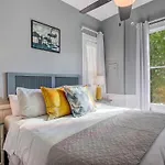 Cute Thomas Square Cottage Monthly Stays Heated Pool Access By Southern Belle Savannah 1388