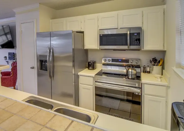 Savannah Vacation Rental About 8 Mi To River Street!