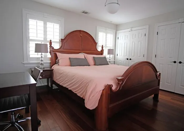 Carriage House B At Hamilton