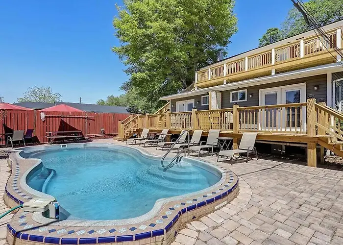 Historic Savannah Gold Private Condo With Pool - 2Bed, 1&Half Bath, Sleeps 6, 1St Floor, 15 Min Walk To Historic Savannah Center And All Attractions
