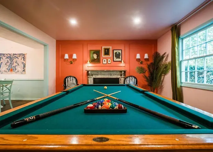 Sleeps 18 Island Home On Acre Hidden Speakeasy