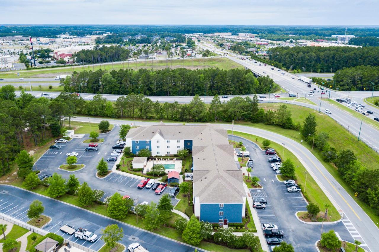 Candlewood Airport By Ihg Hotel