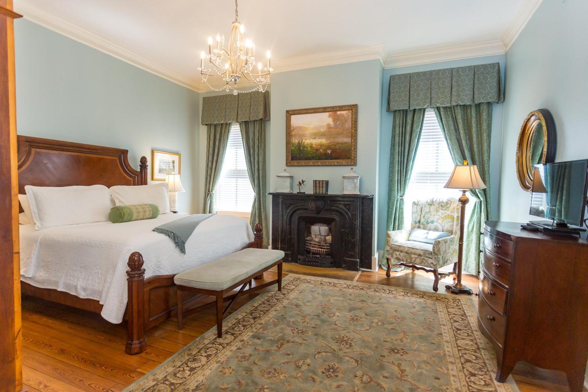 Bed & Breakfast The Gastonian, Historic Of Collection (adults Only) Savannah