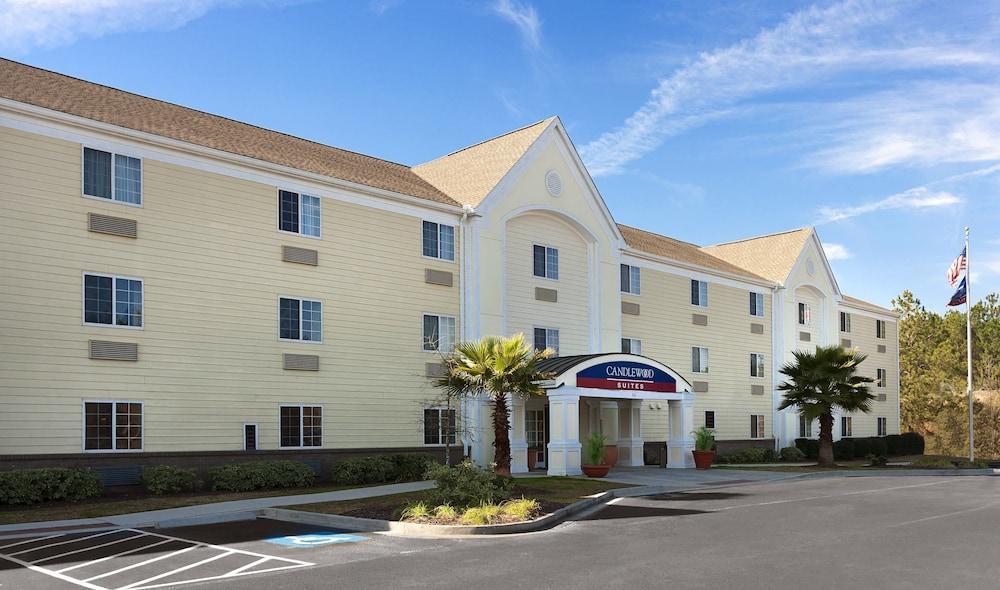 Candlewood Airport By Ihg 3*