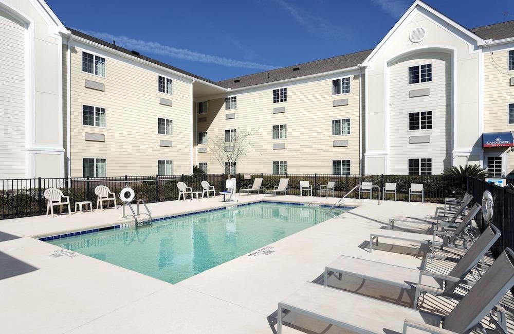Candlewood Airport By Ihg Hotel 3*