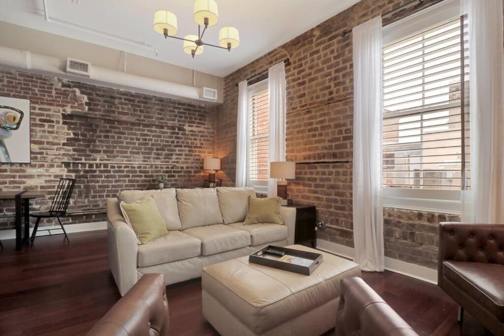 Apartment Downtown Loft- Steps Away From Plant Riverside! Savannah