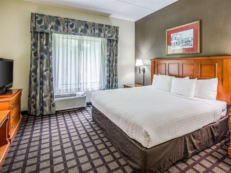 Gateway & Hotel 3*