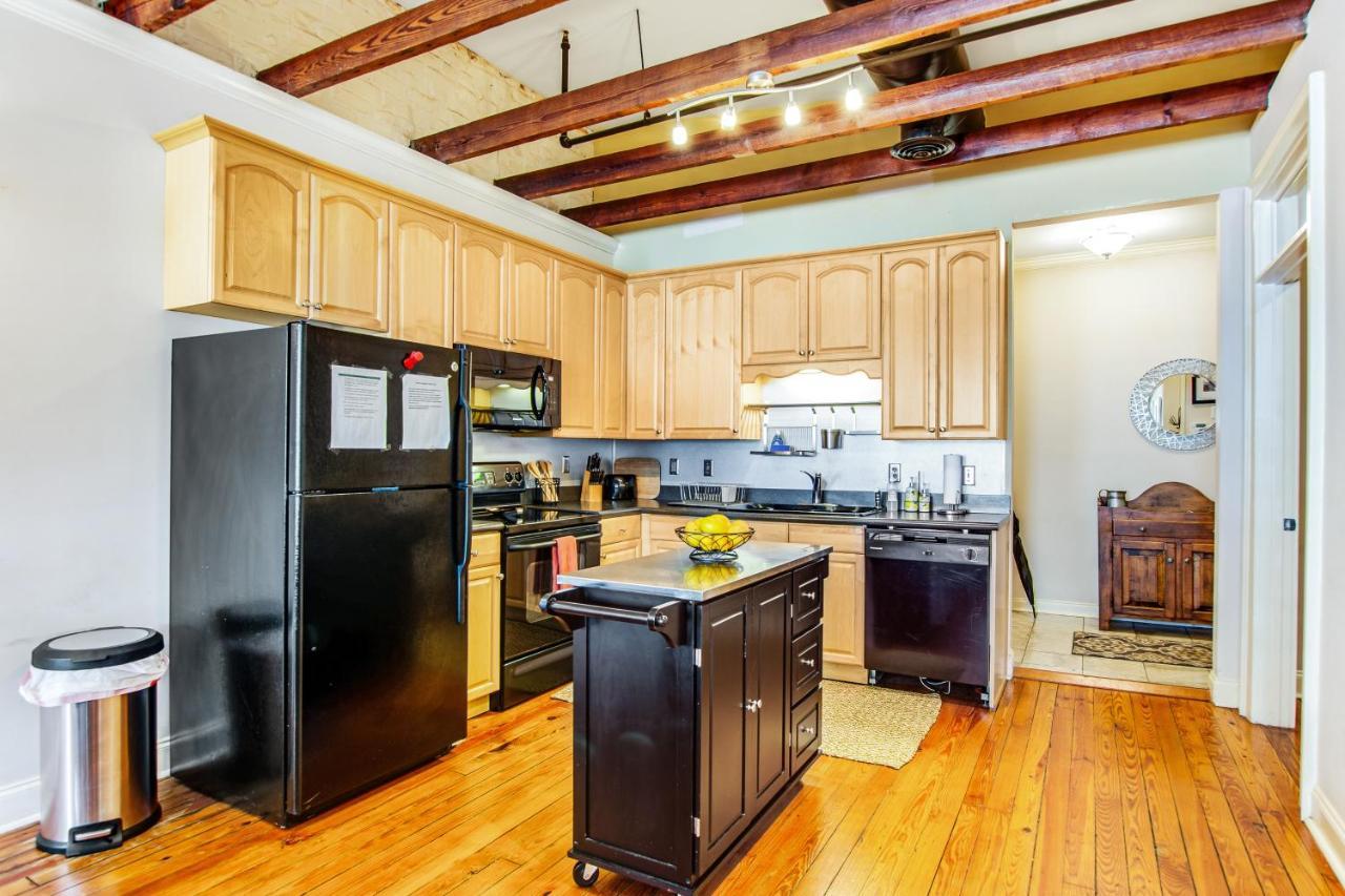 Historic Market Loft Off Broughton * Savannah