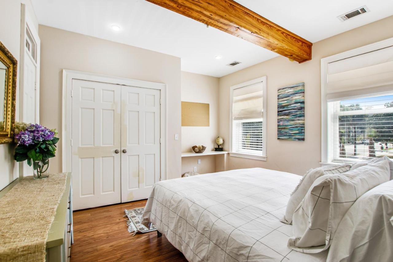 Historic Market Loft Off Broughton Savannah