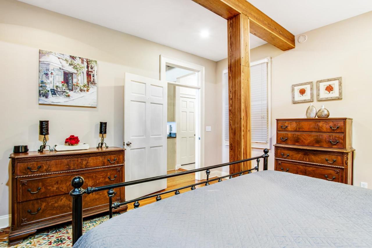 Historic Market Loft Off Broughton * Savannah