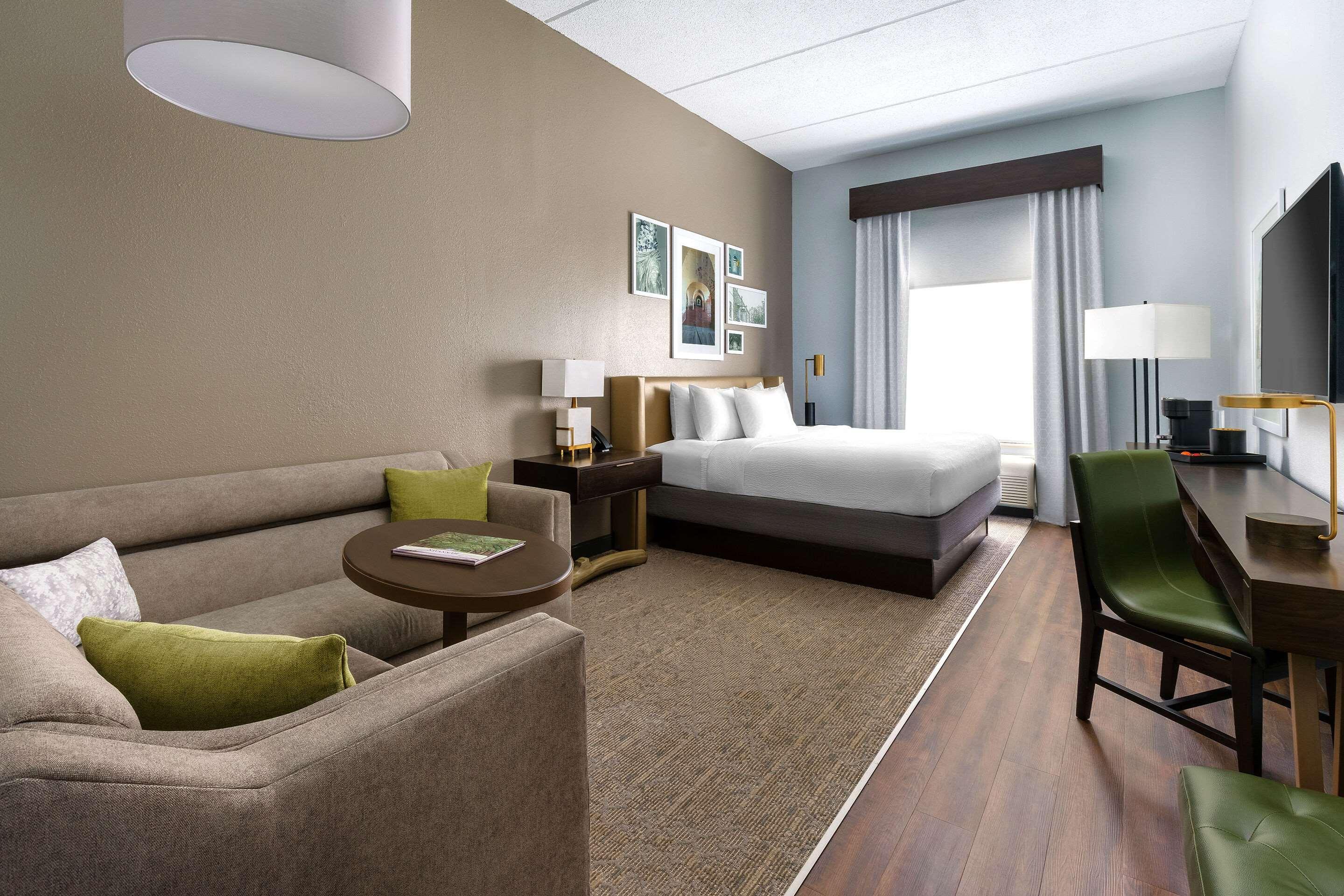 The Bluff Savannah, Tapestry Collection By Hilton Hotel