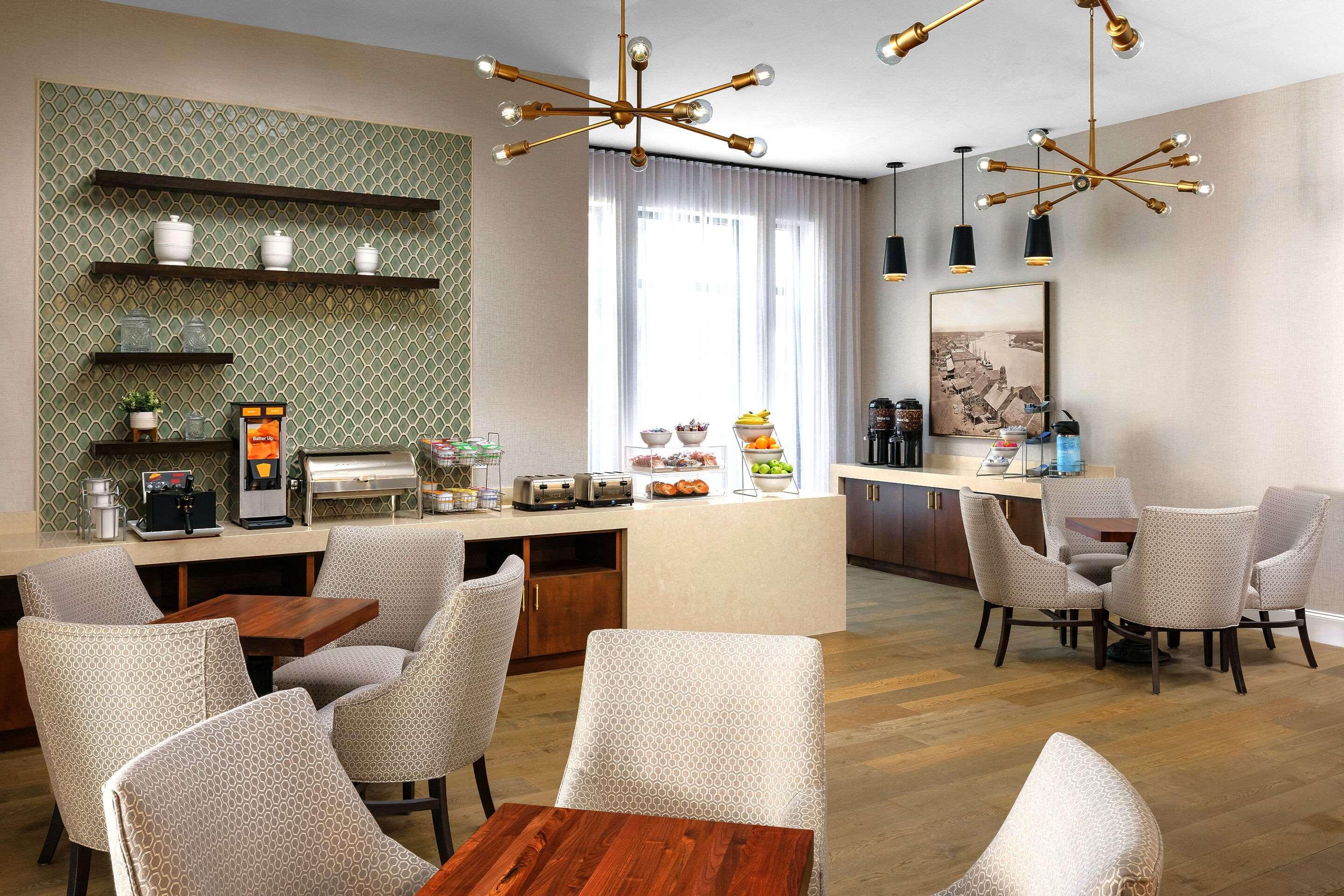 The Bluff Savannah, Tapestry Collection By Hilton Savannah