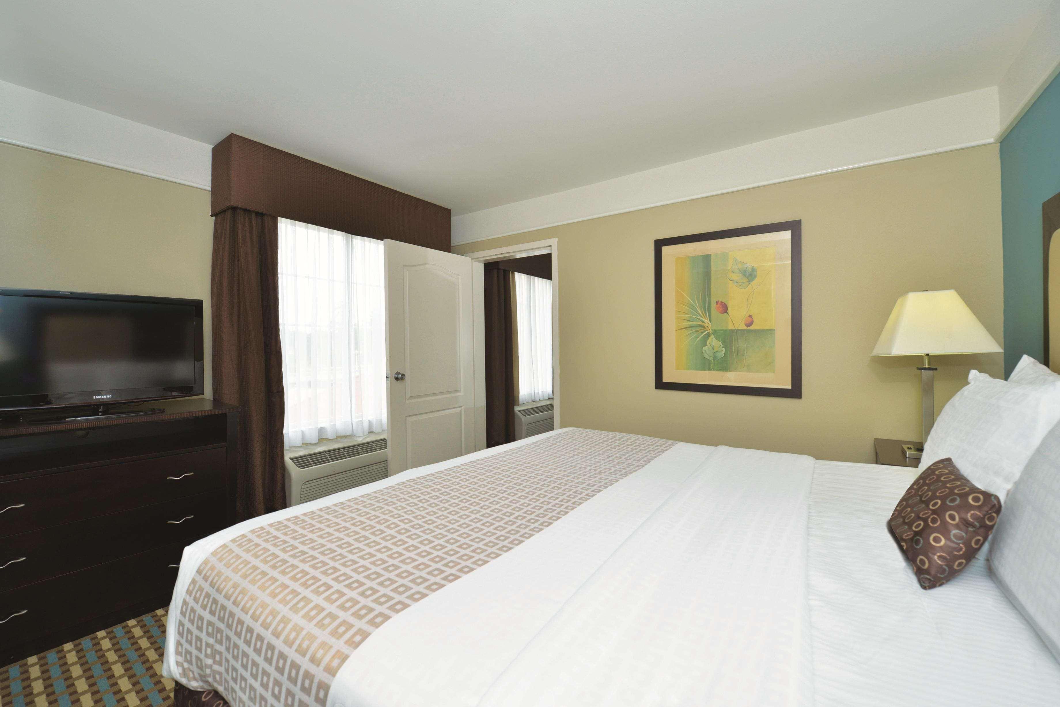 La Quinta By Wyndham Airport - Pooler Hotel