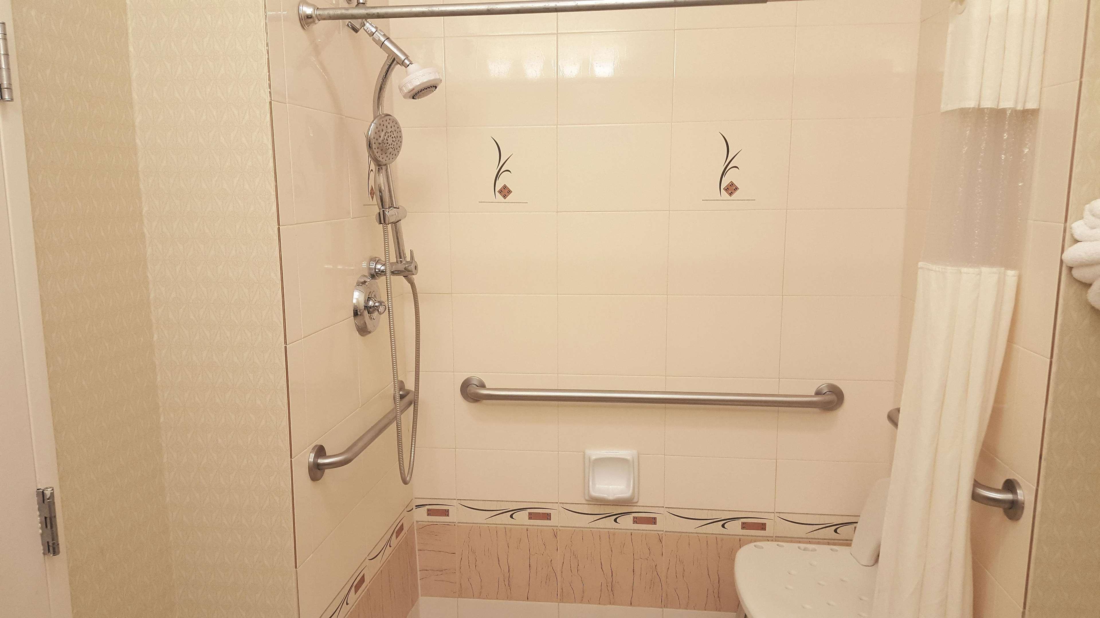 La Quinta By Wyndham Airport - Pooler Hotel