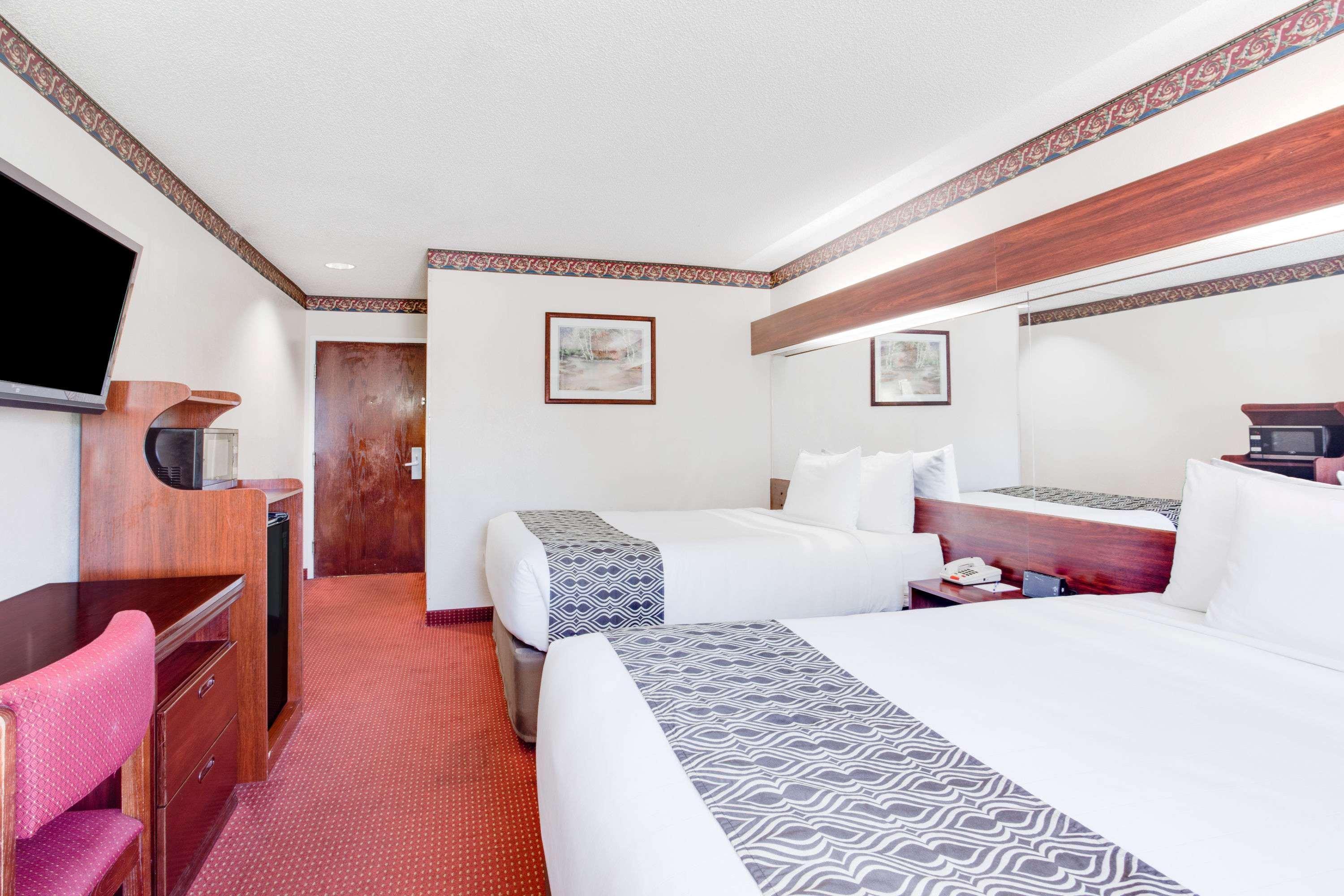 Microtel & By Wyndham Savannah/pooler Hotel