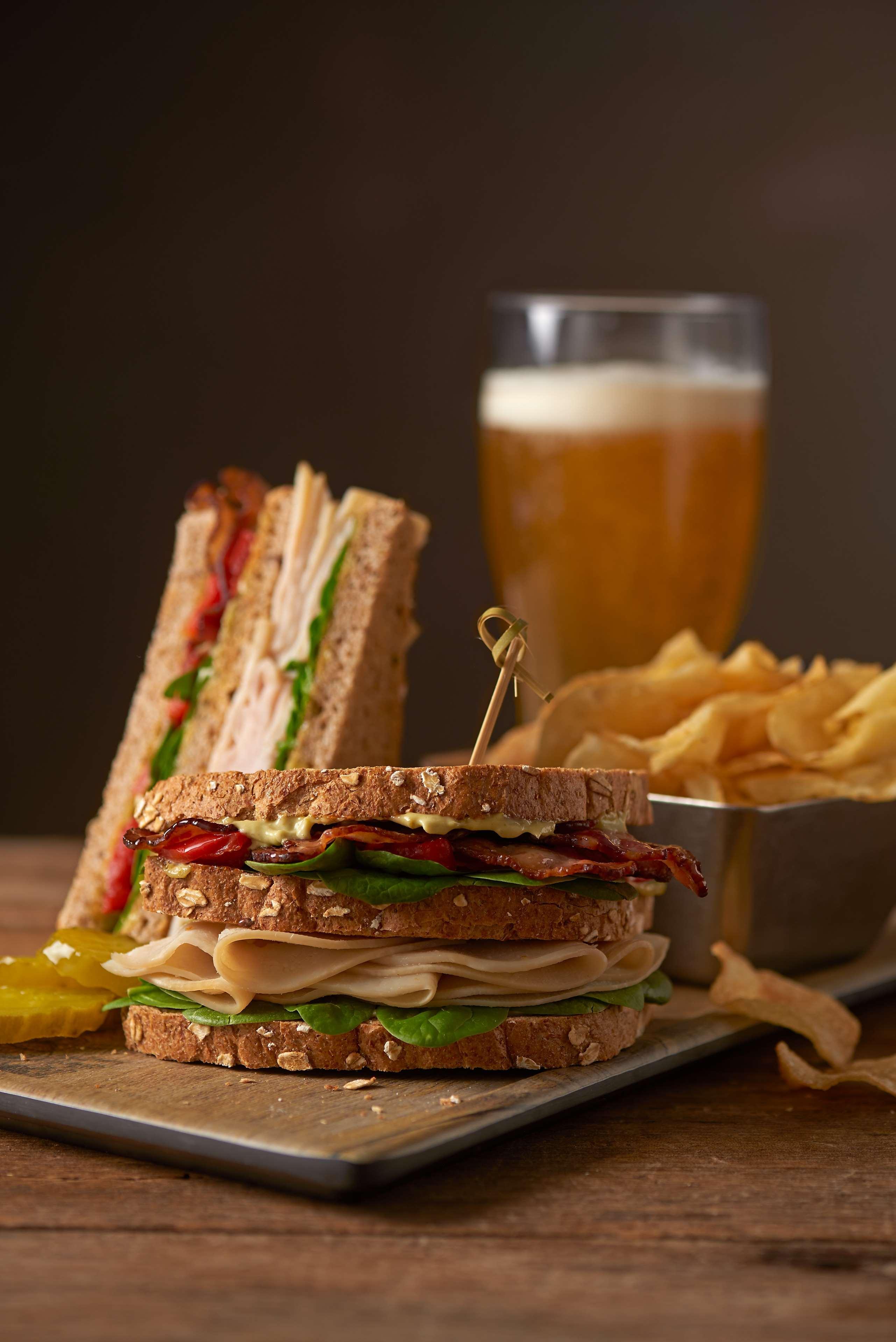 Hyatt Place Airport Hotel 4*