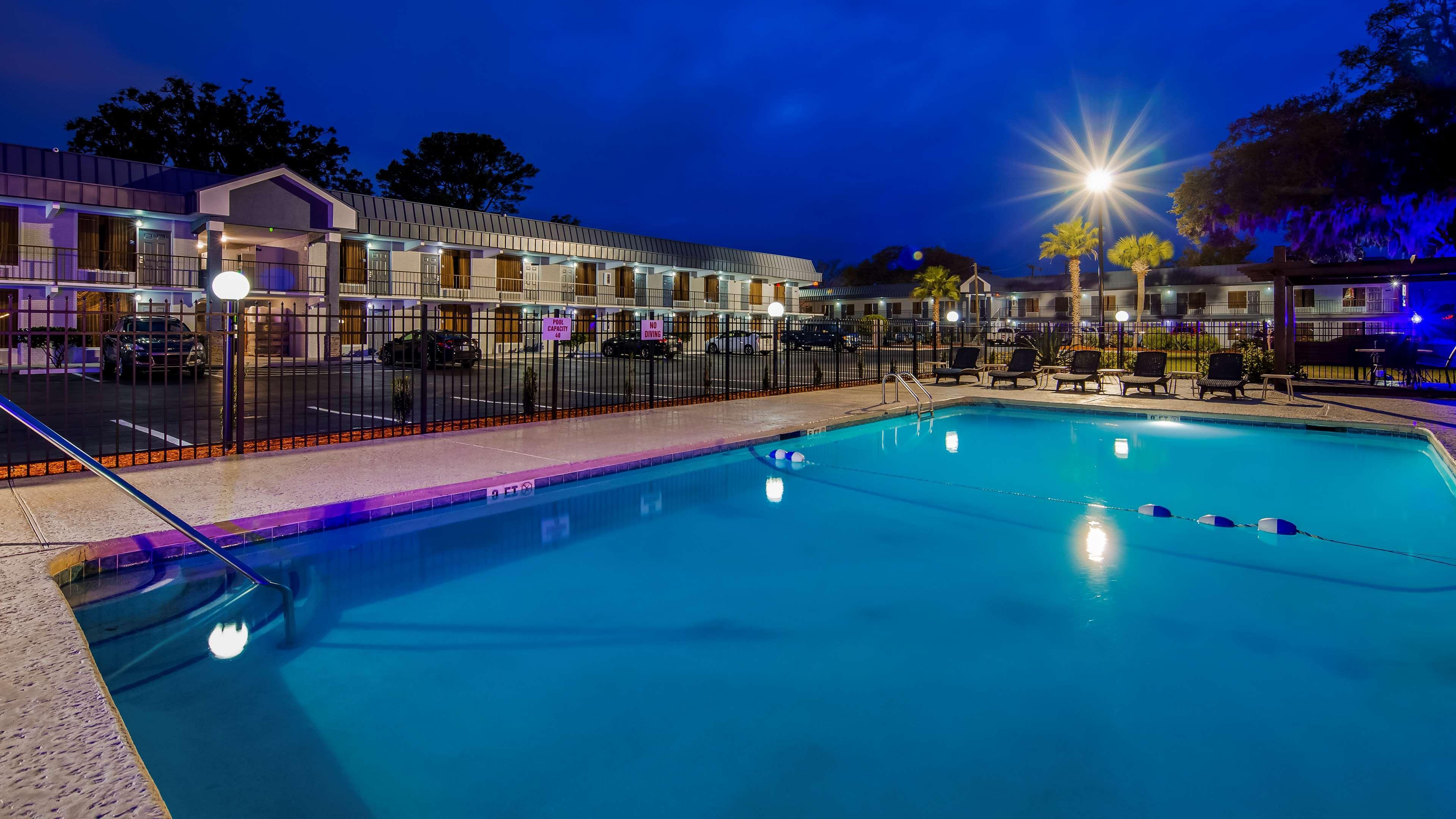 Best Western Central Hotel 3*