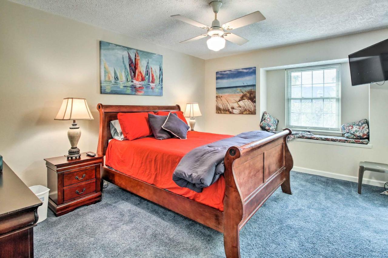 Holiday home Escape About 11 Mi To Historic District!