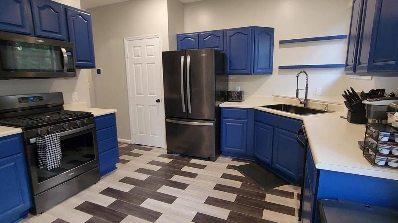 New! Wanna House, Modern, Great Location! *