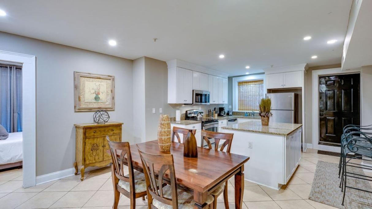 4 Bedroom Beauty Steps From The River *