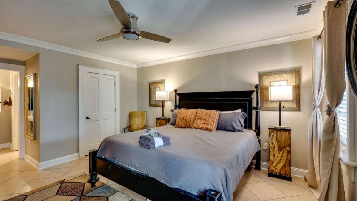 4 Bedroom Beauty Steps From The River