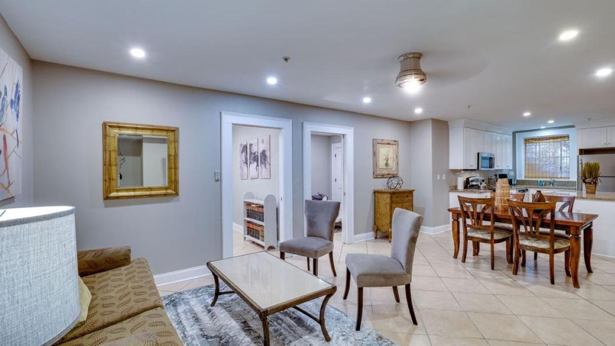 4 Bedroom Beauty Steps From The River Apartment *