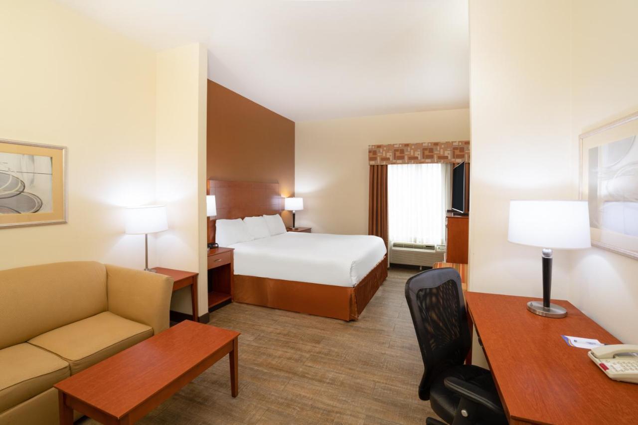 Hotel Baymont By Wyndham South Savannah