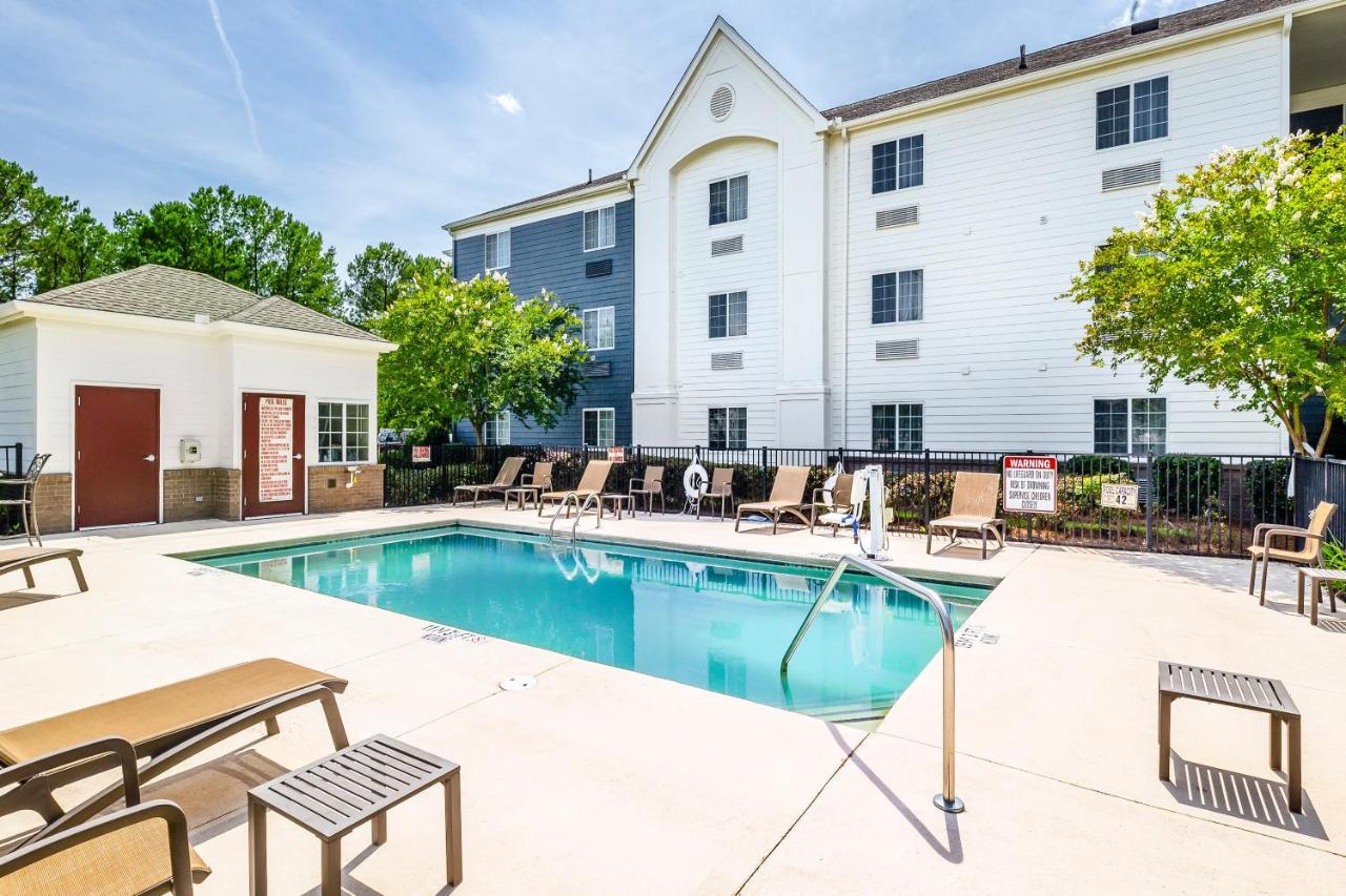 Hotel Candlewood Airport By Ihg Savannah