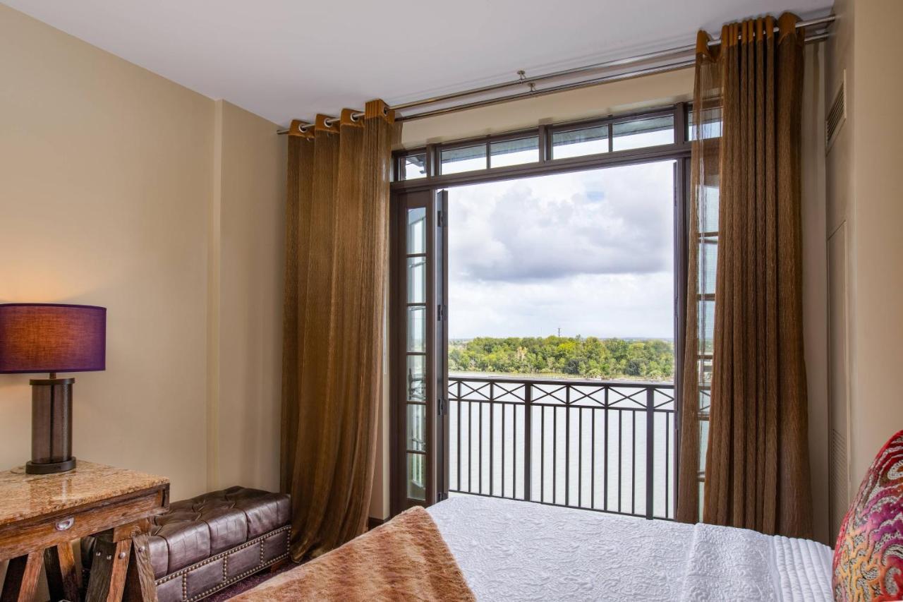 The Bohemian Riverfront, Autograph Collection 4* Savannah