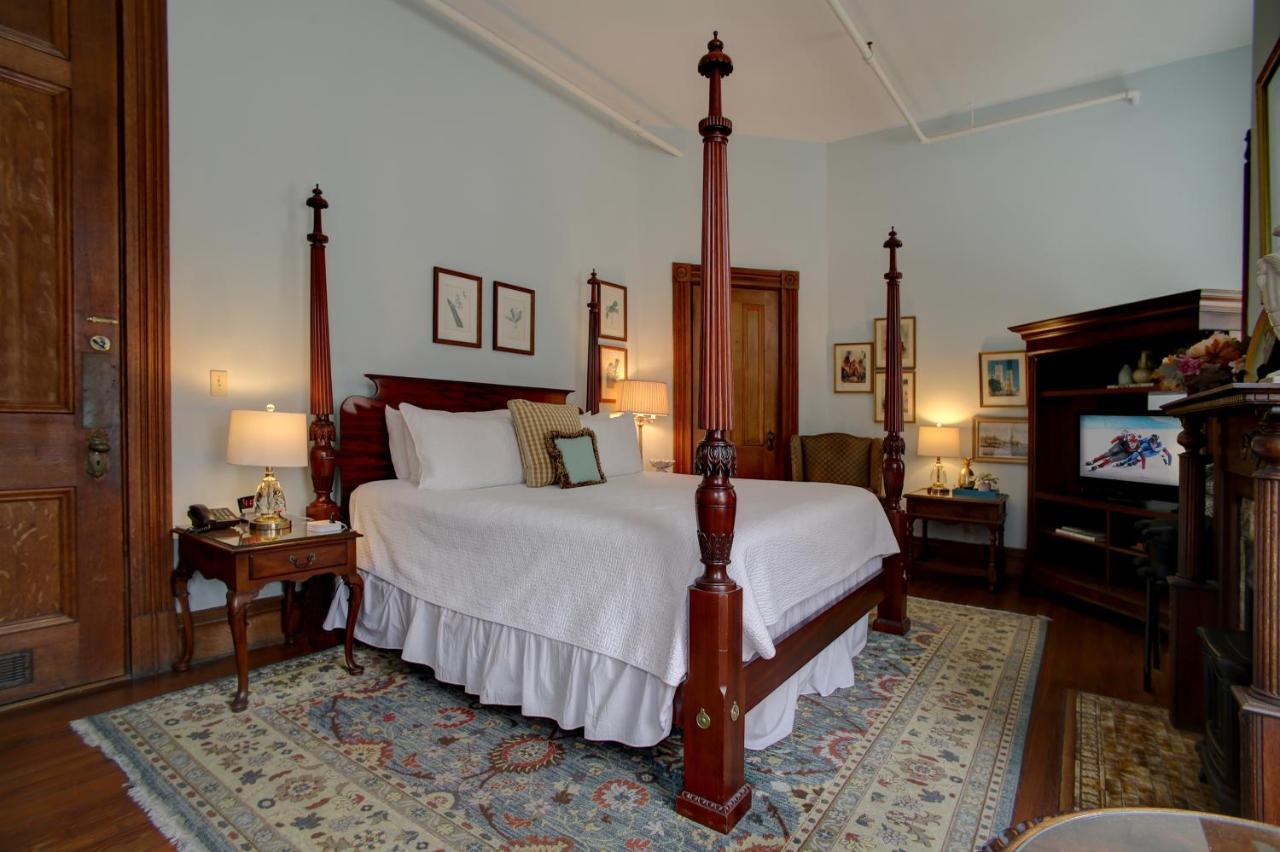 Forsyth Park 4*