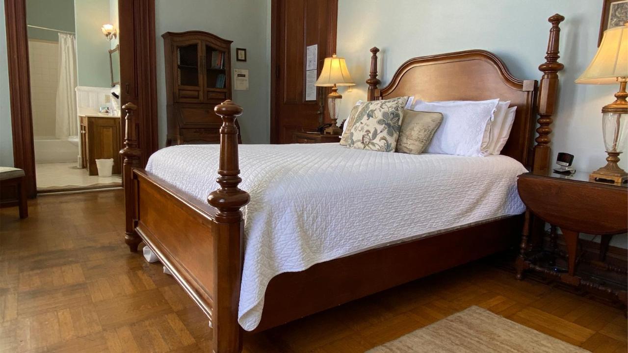 Forsyth Park Bed & Breakfast 4*