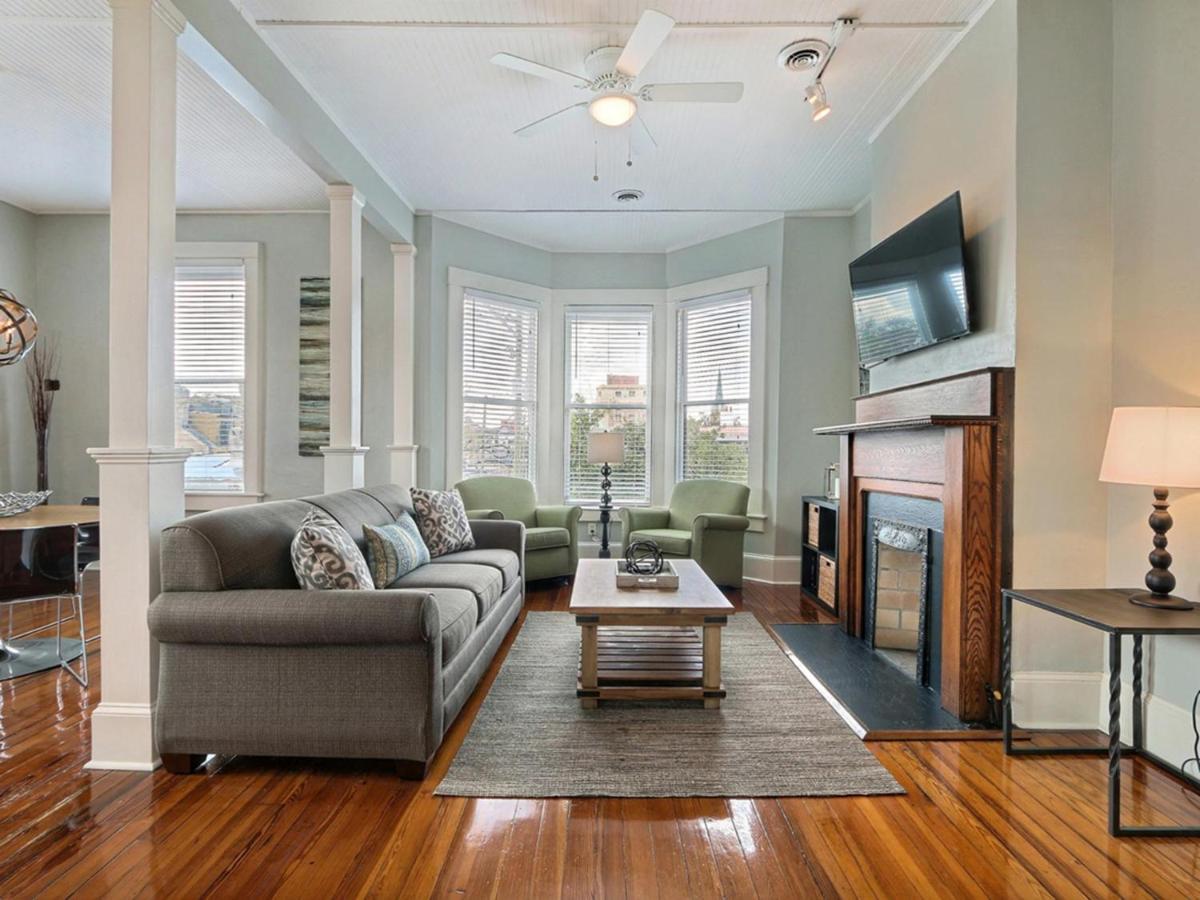 Apartment Lafayette Row Unit 3