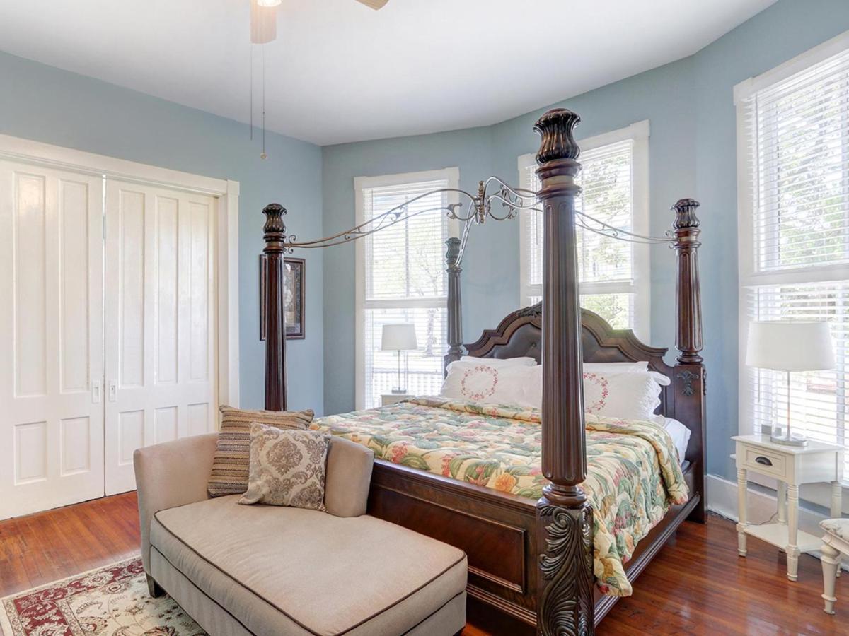 Park Place Apartment *