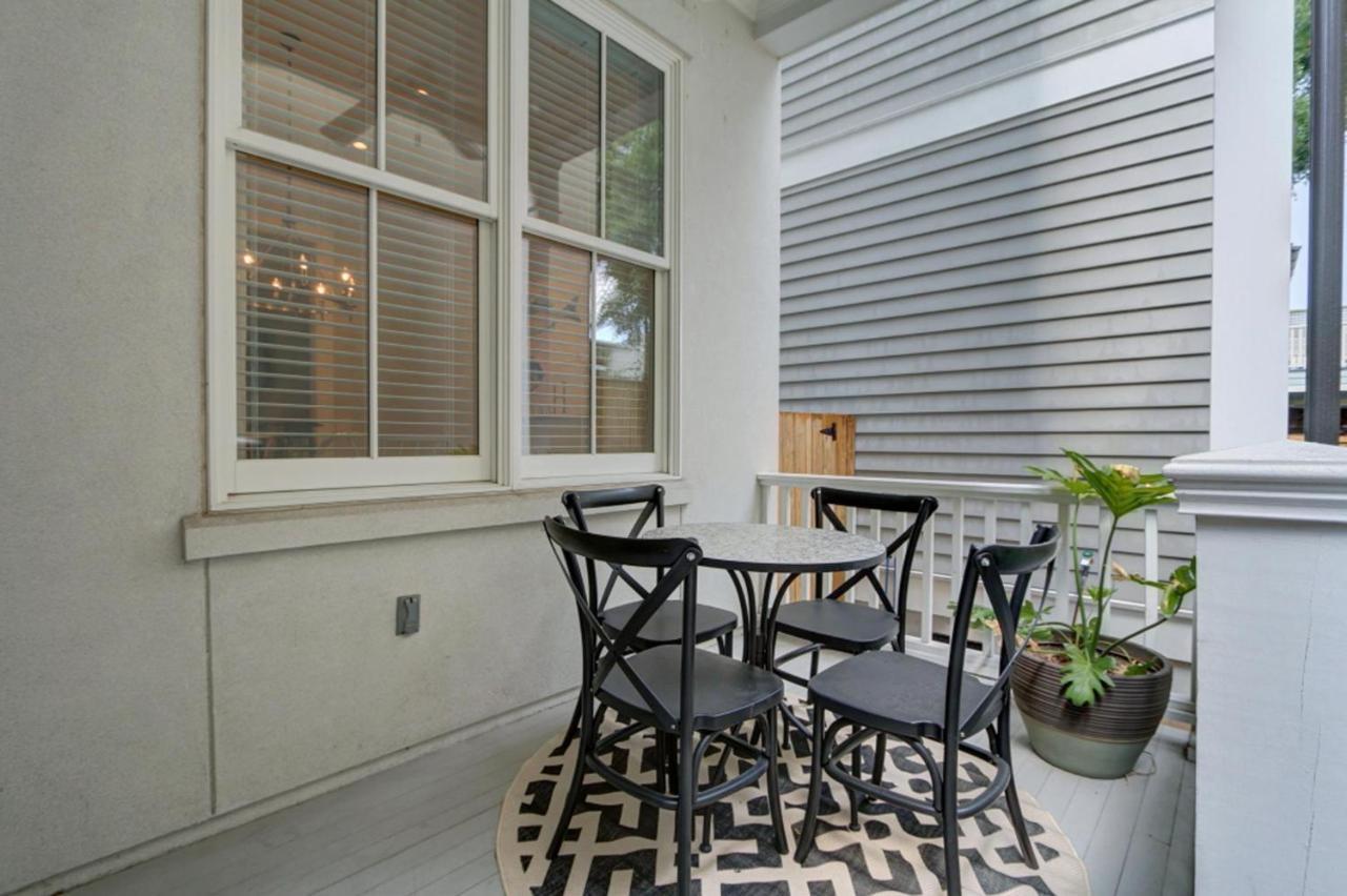 Congress Street Retreat Holiday home Savannah