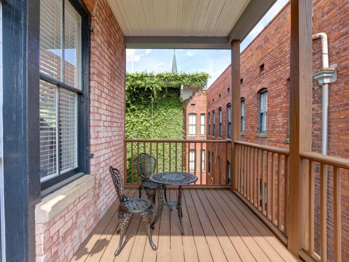 Apartment Lafayette Row Unit 3