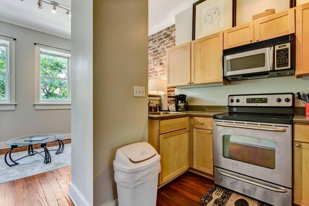 Apartment Loft Steps From Hall And River Streets Savannah